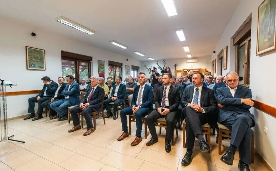 Zaslužnim pojedincima i institucijama dodijeljena općinska priznanja i zahvalnice