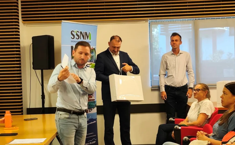 Grad darovao prijenosna računala i udžbenike svim učenicima prvih razreda Srednje škole Novi Marof