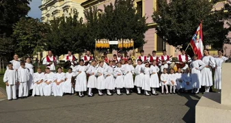FOTO Mali folkloraši KUD-a Toplice zablistali na Vinkovačkim jesenima