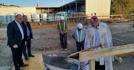 FOTO Biskup Radoš blagoslovio kamen temeljac novog Pastoralnog centra u Vidovcu