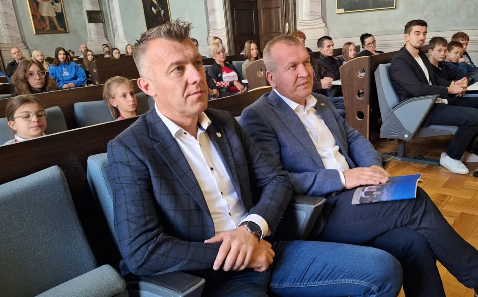 FOTO Garibović mladima poručio: &bdquo;Neka vam motivacija bude da svakoga dana budete bolji&ldquo;