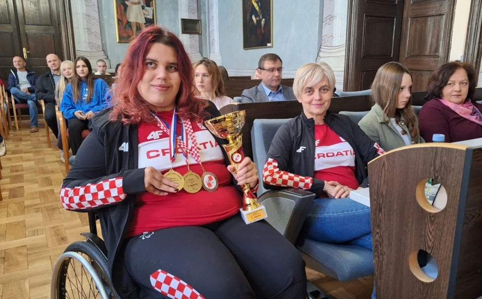 FOTO Garibović mladima poručio: &bdquo;Neka vam motivacija bude da svakoga dana budete bolji&ldquo;