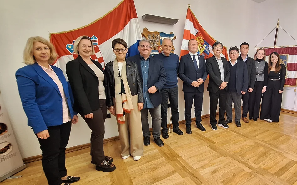 Delegacija s Dalekog istoka učila na primjeru varaždinskog iskustva rada s darovitim učenicima