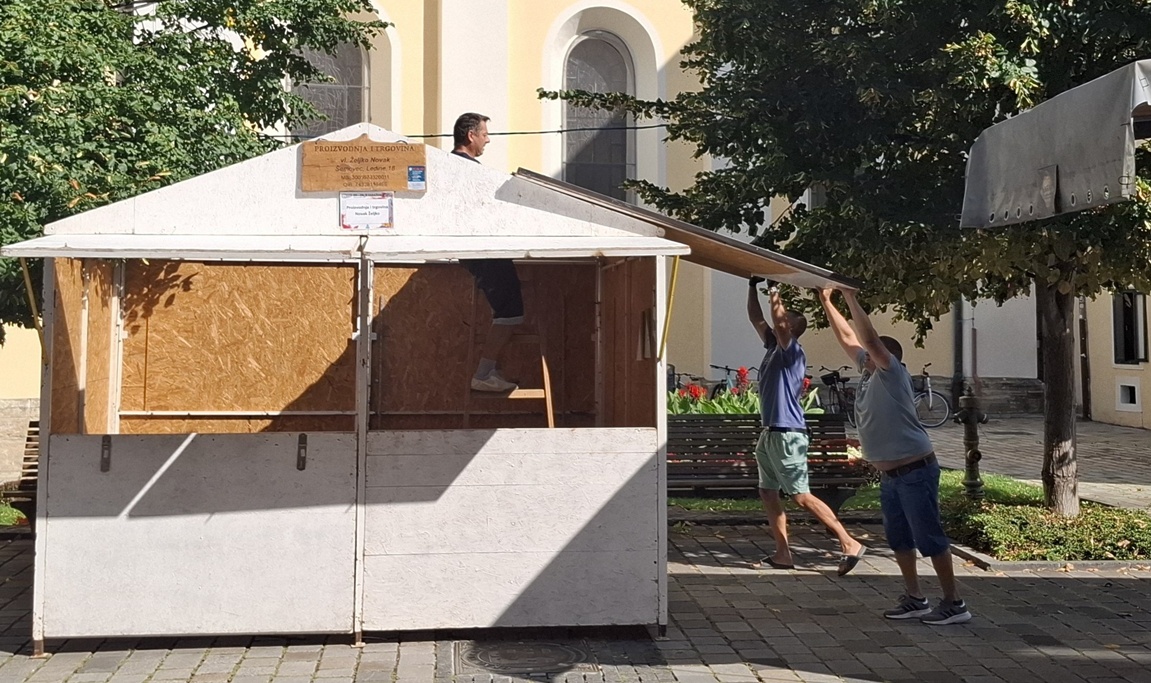 Spancirfest pripreme postavljanje kucica foto Robert Peharda 9 20250812