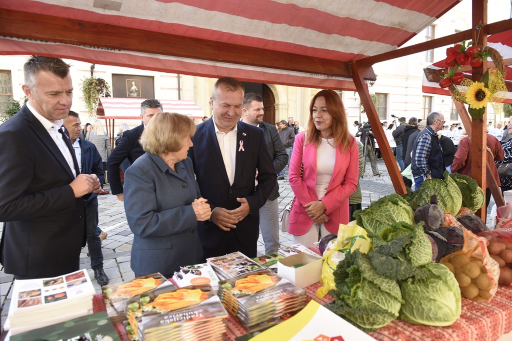 Zenska kreativnost u ruralnom zivotu 1 20251011