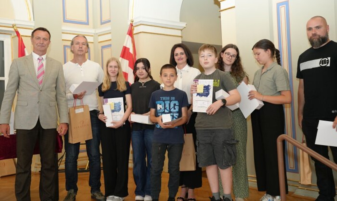 nagradjeni ucenici varazdinskih osnovnih skola foto Grad Varazdin 4 20250612