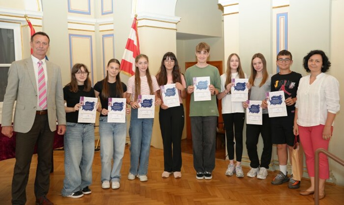 nagradjeni ucenici varazdinskih osnovnih skola foto Grad Varazdin 9 20250612