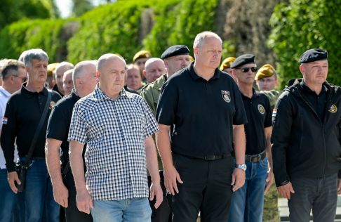 Polaganje vijenaca Dan drzavnosti varazdinsko groblje 13 20250529.jpg