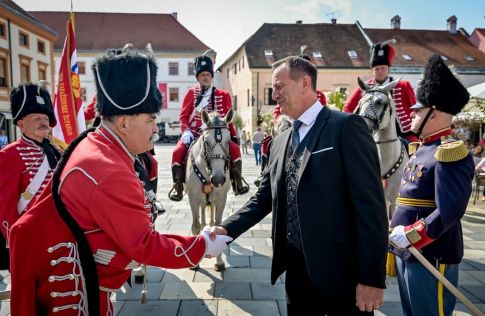 Susret povijesnih postrojbi Grad Varazdin 2 20250914.jpg