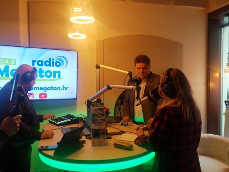 a531e1b1-ce9a-4735-bf4f-d55a2a18cb6b 20251122.jpg