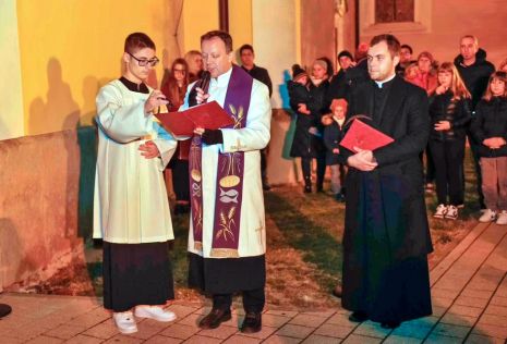 ivanec-prva svijeca 4.jpg