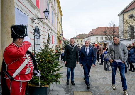 batch_Thompson 2.jpg