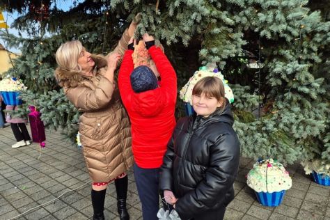 otb ukraseno drvce 14 20251212.jpg