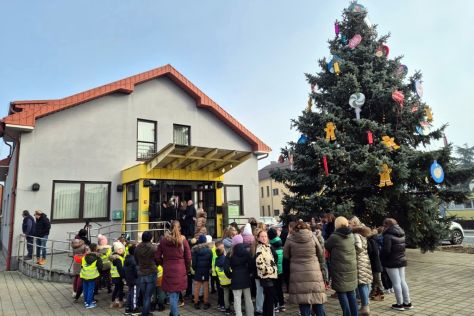 otb ukraseno drvce 22 20251212.jpg