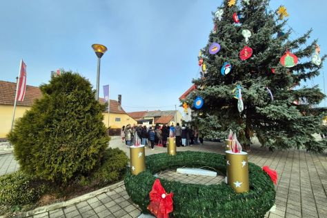 otb ukraseno drvce 23 20251212.jpg