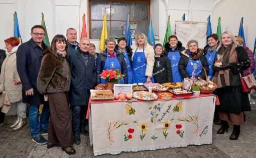 advent_u_atriju_kolaci_sarma_zaklada_vita_2025 12 20251221.jpg