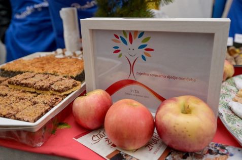 advent_u_atriju_kolaci_sarma_zaklada_vita_2025 14 20251221.jpg