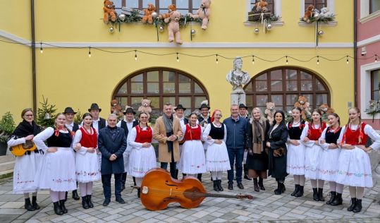 advent_u_atriju_kolaci_sarma_zaklada_vita_2025 20 20251221.jpg