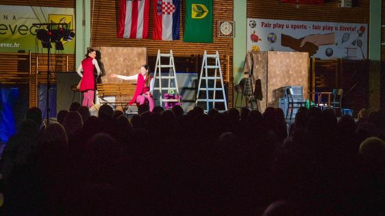 130326-predstava_iva-gloria-marusevec-3-1920x1080 20260317.jpg