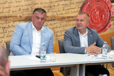batch_saborski_odbor_za_gospodarstvo_kneginec_fanon_minerva 2.jpg