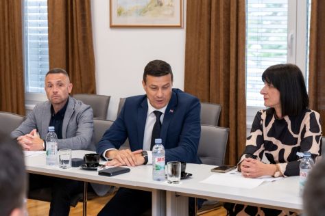 batch_saborski_odbor_za_gospodarstvo_kneginec_fanon_minerva 6.jpg