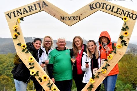 batch_Wine  Walk Cestica18.jpg
